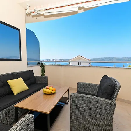 Apartment Sunny Place With Sea View Trogir