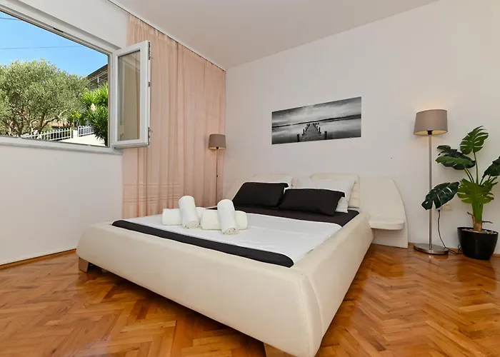 Sunny Place With Sea View