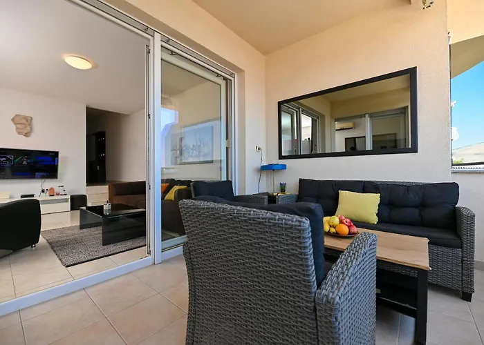 アパート Sunny Place With Sea View トロギール