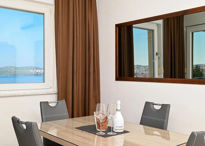 Sunny Place With Sea View アパート