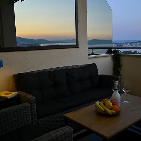 Sunny Place With Sea View Apartament *
